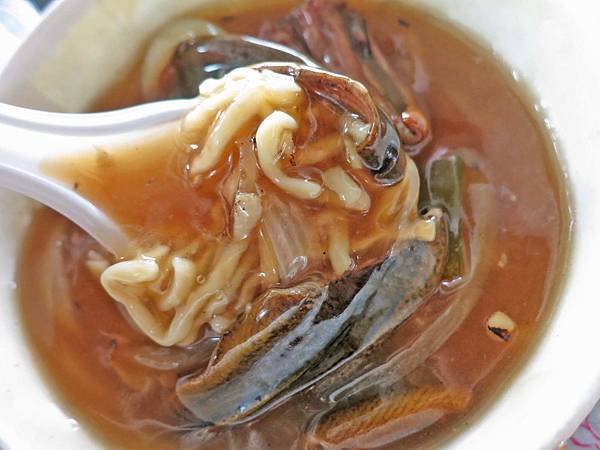 【台南美食】志明炒鱔魚-酸酸甜甜充滿焦香味的鱔魚麵 【台南美食】志明炒鱔魚-酸酸甜甜充滿焦香味的鱔魚麵