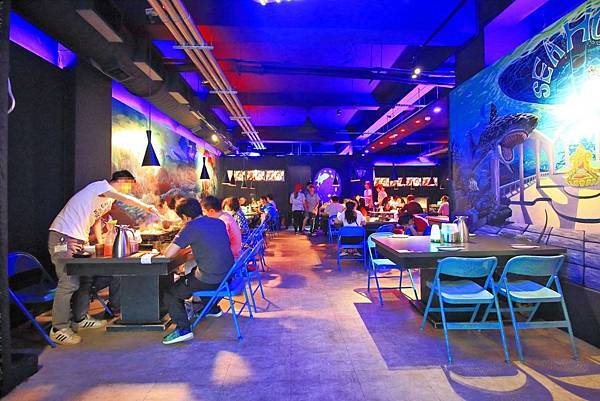 【中和美食】水貨炭火烤魚-一吃停不下手的巨無霸大份量美食! 【中和美食】水貨炭火烤魚-一吃停不下手的巨無霸大份量美食!