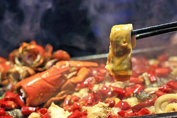 【中和美食】水貨炭火烤魚-一吃停不下手的巨無霸大份量美食！