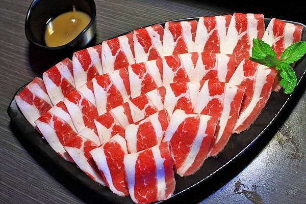 【中和美食】水貨炭火烤魚-一吃停不下手的巨無霸大份量美食！