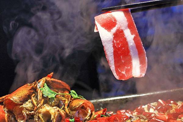 【中和美食】水貨炭火烤魚-一吃停不下手的巨無霸大份量美食! 【中和美食】水貨炭火烤魚-一吃停不下手的巨無霸大份量美食!