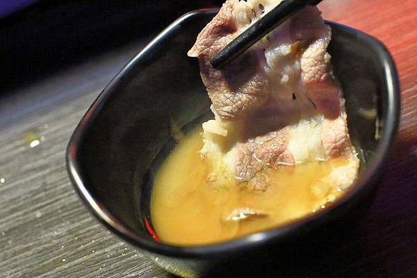 【中和美食】水貨炭火烤魚-一吃停不下手的巨無霸大份量美食! 【中和美食】水貨炭火烤魚-一吃停不下手的巨無霸大份量美食!