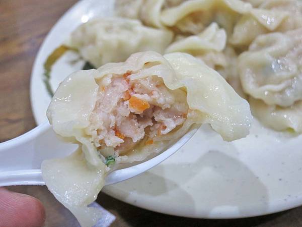 【三重美食】豪季水餃專賣店-會爆湯汁的美味水餃 【三重美食】豪季水餃專賣店-會爆湯汁的美味水餃