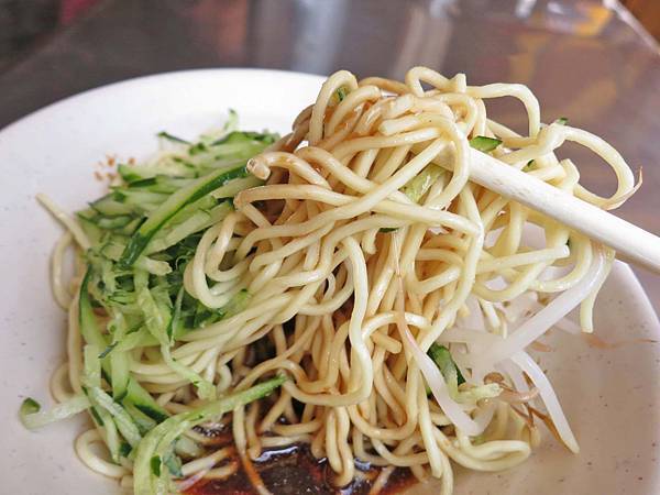 【台中美食】洪文記涼麵-在地人爆推的老字號涼麵店