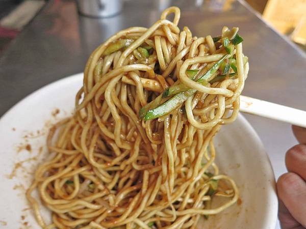 【台中美食】洪文記涼麵-在地人爆推的老字號涼麵店