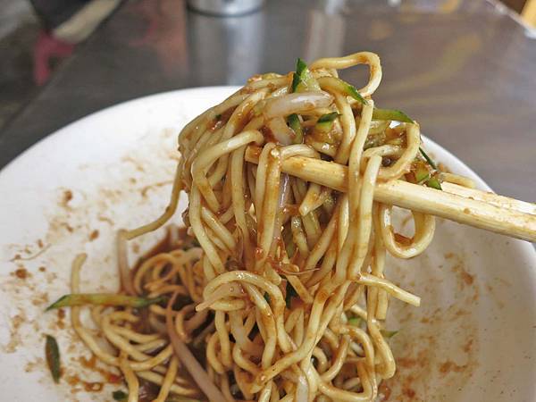 【台中美食】洪文記涼麵-在地人爆推的老字號涼麵店 【台中美食】洪文記涼麵-在地人爆推的老字號涼麵店