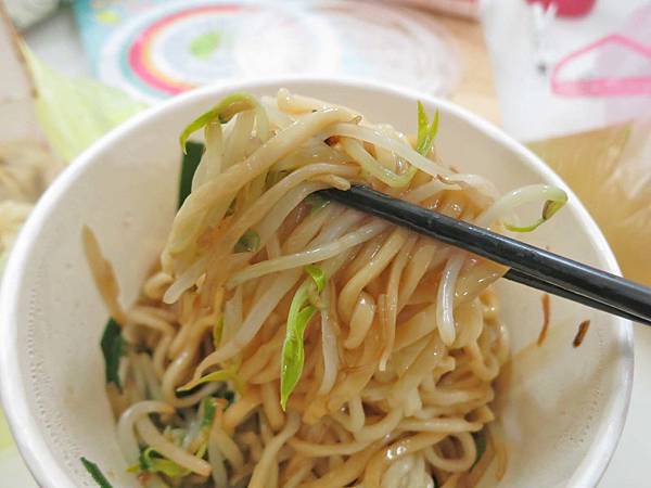 【台北美食】認真煮麵-79元就能吃到牛肉麵