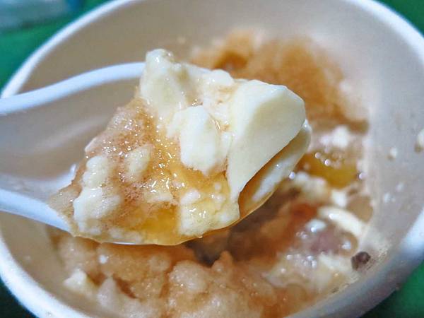 【蘆洲美食】呂記古早味豆花-排隊人潮沒停過，CP值爆表美食！