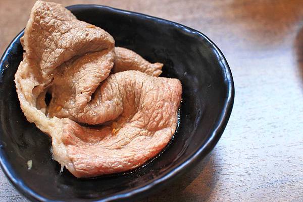 【台北美食】上官木桶鍋內湖店-超誇張！堆成一座小山的大份量肉盤