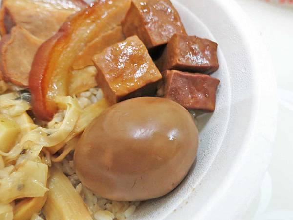 【台北美食】蔡家傳當歸豬腳豬腳飯-超大又厚實的豬腳飯