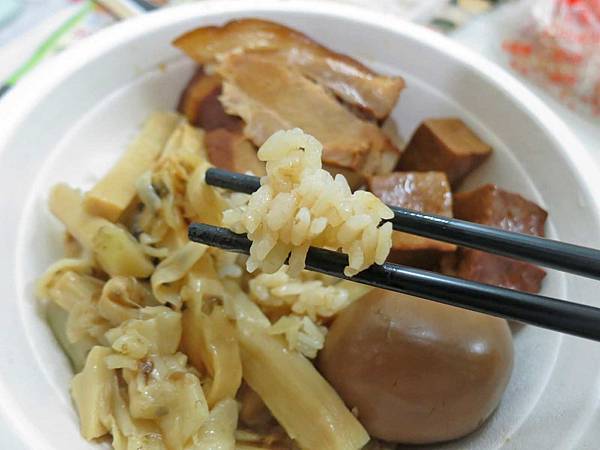 【台北美食】蔡家傳當歸豬腳豬腳飯-超大又厚實的豬腳飯