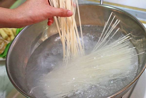 【宅配美食】三風製麵辣麵系列-比現煮還要美味的方便麵！