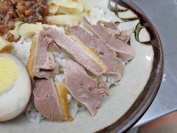 【台北美食】鄉村鵝肉-夜市裡的50年老店 【台北美食】鄉村鵝肉-夜市裡的50年老店