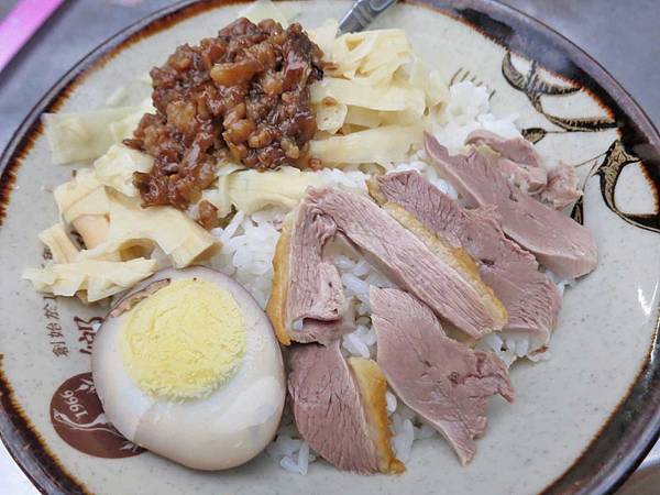 【台北美食】鄉村鵝肉-夜市裡的50年老店 【台北美食】鄉村鵝肉-夜市裡的50年老店