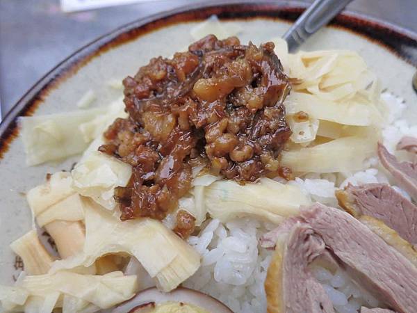 【台北美食】鄉村鵝肉-夜市裡的50年老店 【台北美食】鄉村鵝肉-夜市裡的50年老店