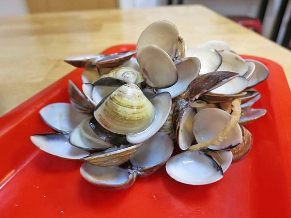 【台北美食】福星廣東粥蛤蜊麵-堆成一座小山的爆多蛤蜊