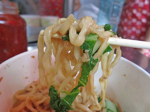 【台北美食】垃圾(喇舌)麵-每到用餐時間大排長龍的超強小吃店 【台北美食】垃圾(喇舌)麵-每到用餐時間大排長龍的超強小吃店