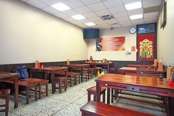 【台中美食】廖記雞肉飯-便宜又大碗，CP值極高的１５年老字號美食小吃店