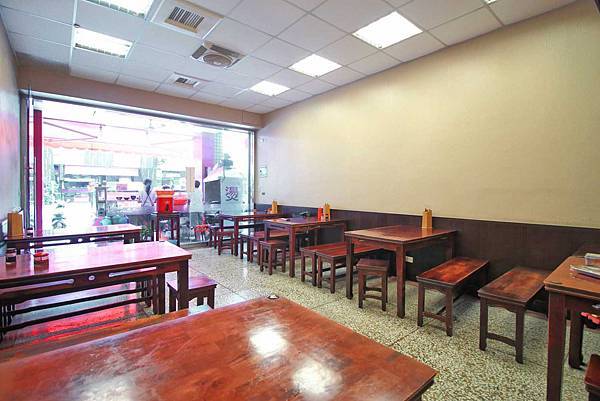 【台中美食】廖記雞肉飯-便宜又大碗，CP值極高的１５年老字號美食小吃店