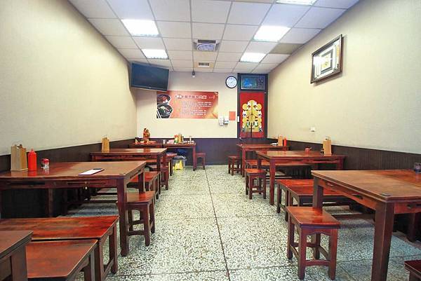 【台中美食】廖記雞肉飯-便宜又大碗，CP值極高的１５年老字號美食小吃店