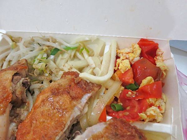 【蘆洲美食】鱻八里便當-６０元就能吃到CP值超高的美味便當店！