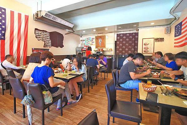 【板橋美食】原創厚切牛排-多汁程度破表！超過３公分厚度的爆汁厚切豬排