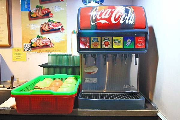 【板橋美食】原創厚切牛排-多汁程度破表！超過３公分厚度的爆汁厚切豬排