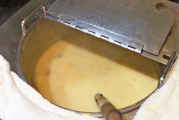 【板橋美食】原創厚切牛排-多汁程度破表！超過３公分厚度的爆汁厚切豬排