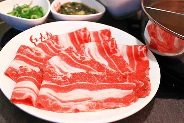 【台北美食】紅九九個人鴛鴦鍋-首創！一個人也可以吃鴛鴦麻辣火鍋