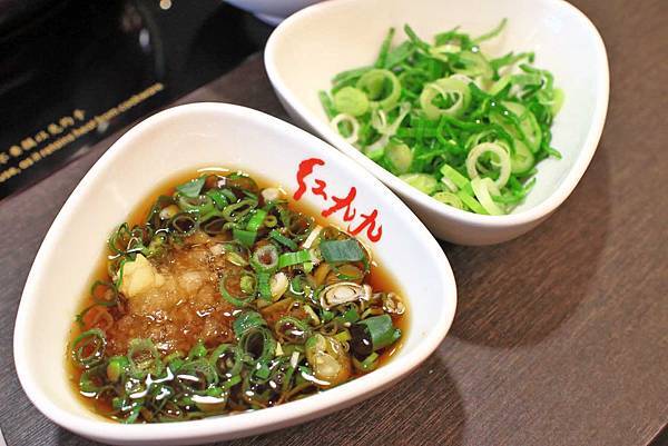 【台北美食】紅九九個人鴛鴦鍋-首創！一個人也可以吃鴛鴦麻辣火鍋