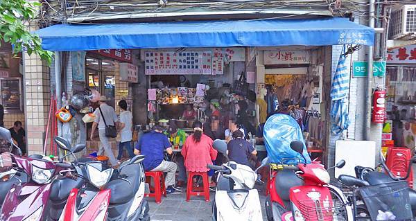 【台北美食】站前小吃店-非用餐時間也滿滿人潮的超強小吃店