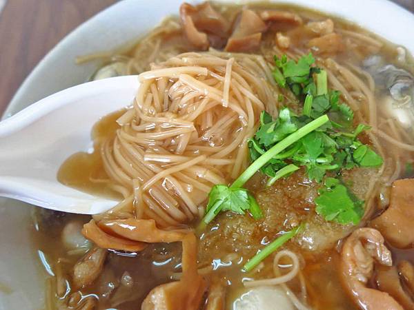 【台北美食】雙連蚵仔麵線-清爽又美味迷人的麵線店