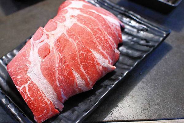 【台南美食】愛烤愛對囉-CP值爆表！高檔頂級的食材品質，卻一點都不貴！超划算的價格讓你吃到飽！