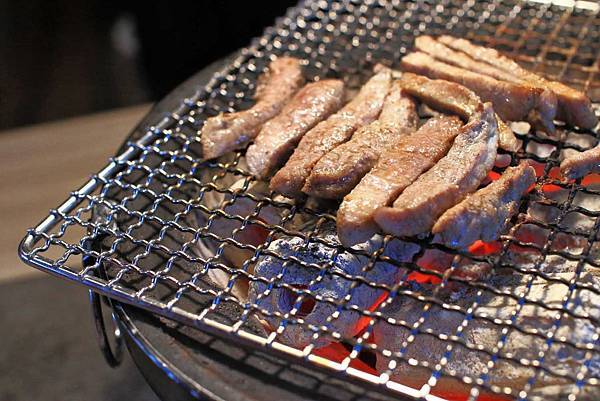 【台南美食】愛烤愛對囉-CP值爆表！高檔頂級的食材品質，卻一點都不貴！超划算的價格讓你吃到飽！