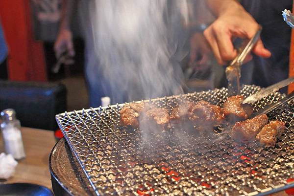 【台南美食】愛烤愛對囉-CP值爆表！高檔頂級的食材品質，卻一點都不貴！超划算的價格讓你吃到飽！