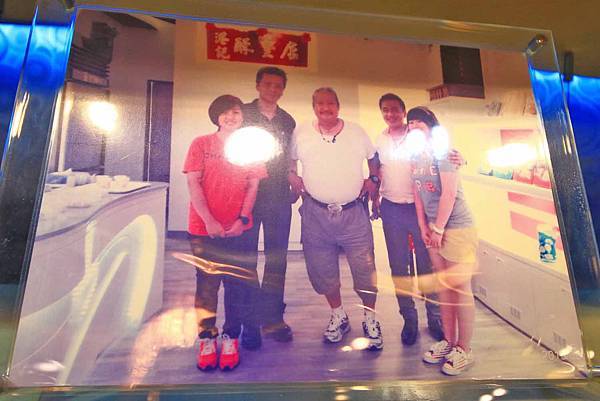 【中秋送禮自用兩相宜】港記酥皇蓬萊摩沙烘焙坊-香港人來台必買伴手禮！連明星都中意的２０年老店