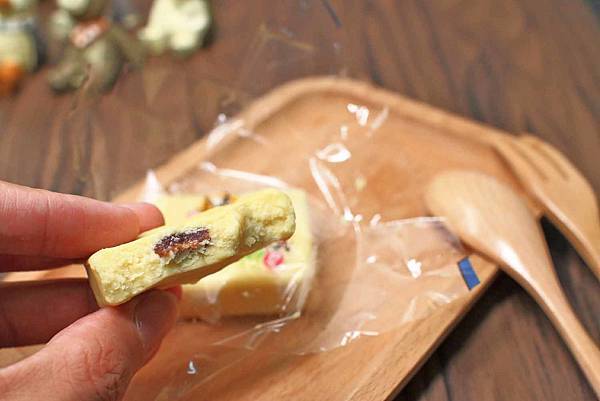 【中秋送禮自用兩相宜】港記酥皇蓬萊摩沙烘焙坊-香港人來台必買伴手禮！連明星都中意的２０年老店