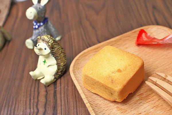 【中秋送禮自用兩相宜】港記酥皇蓬萊摩沙烘焙坊-香港人來台必買伴手禮！連明星都中意的２０年老店