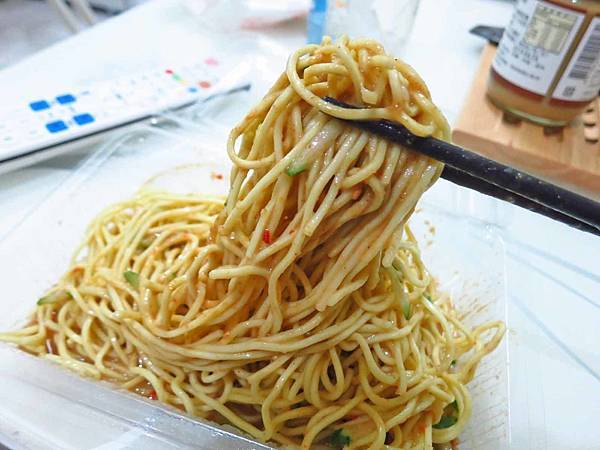 【蘆洲美食】許多涼麵-份量大又美味的24小時涼麵店 【蘆洲美食】許多涼麵-份量大又美味的24小時涼麵店