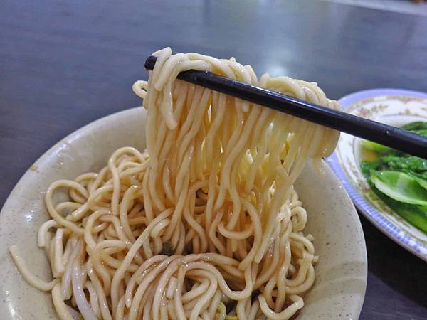 【三重美食】滷夫の滷肉飯烏醋麵-低調又美味的美食小吃店