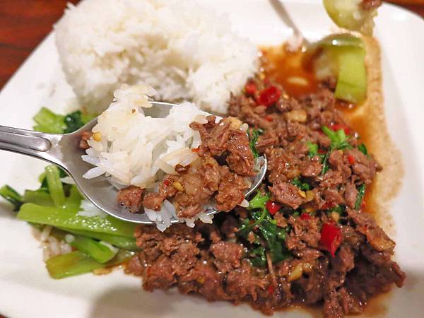 【台北美食】東方泰國小館-厚度超過3公分以上的月亮蝦餅