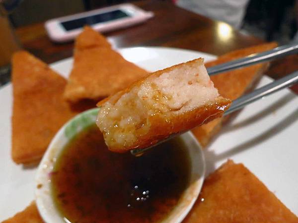 【台北美食】東方泰國小館-厚度超過3公分以上的月亮蝦餅