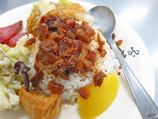 【林口美食】台南担仔麵-香噴噴令人著迷的魯肉飯小吃店