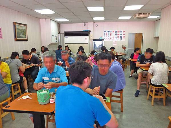 【台北美食】阿財鍋貼水餃專賣店-用餐時間大排長龍的知名店家 【台北美食】阿財鍋貼水餃專賣店-用餐時間大排長龍的知名店家