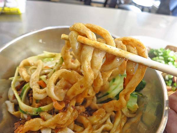 【台北美食】彈芽麵-不少人推薦的Q彈有勁美味麵條