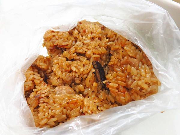 【蘆洲美食】謝家肉羹油飯-粒粒分明的50年老字號油飯