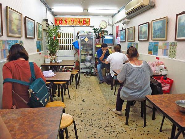 【台北美食】味興炒飯麵粥蚵仔煎小菜-黑胡椒口味的蚵仔煎