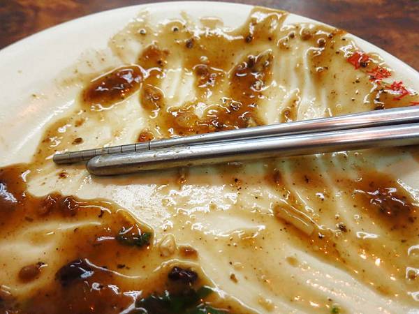 【台北美食】味興炒飯麵粥蚵仔煎小菜-黑胡椒口味的蚵仔煎