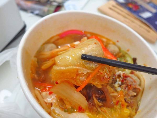 【蘆洲美食】佳味仙鍋燒麵-巷弄裡的大份量美味店家