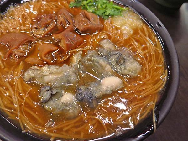 【林口美食】紅門大腸蚵仔麵線-用餐時間必定大爆人潮的小吃店